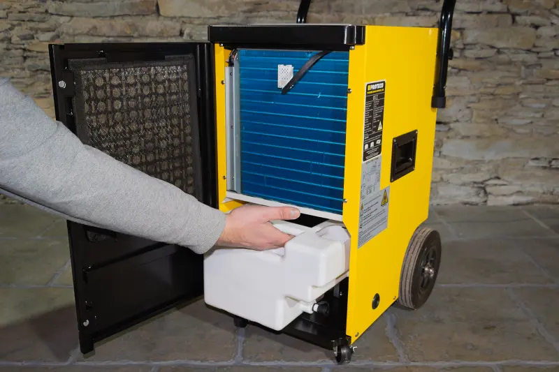 Vysoušeč zdiva PROTECO | 50 l / den | 725 W