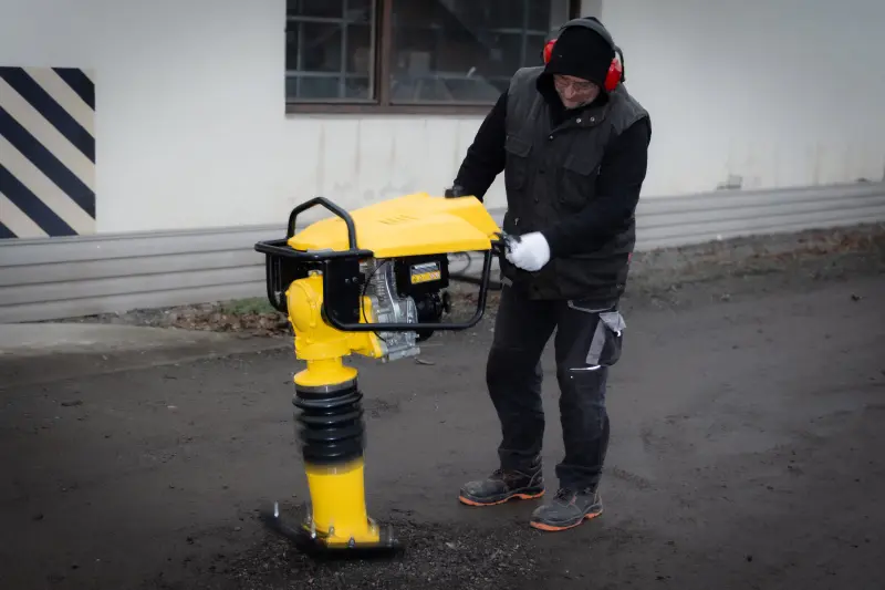 Vibrační pěch PROFI | 3,2 kW | 18,5 kN